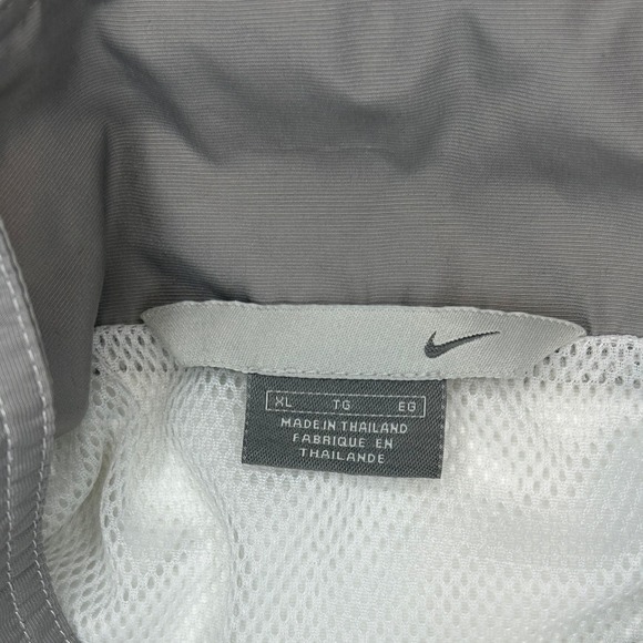 Nike White with Gray trim Windbreaker Jacket Men's‎ XL Full Zip Lightweight - Picture 6 of 7